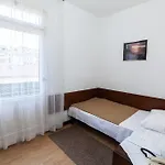 Zagreb 2*
