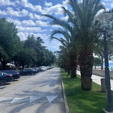 Zagreb 2* Crikvenica