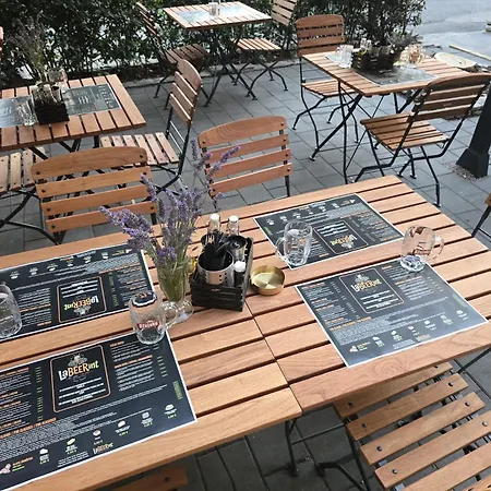 Zagreb 2*
