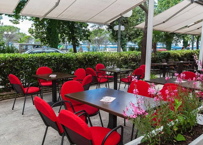 Zagreb 2* Crikvenica